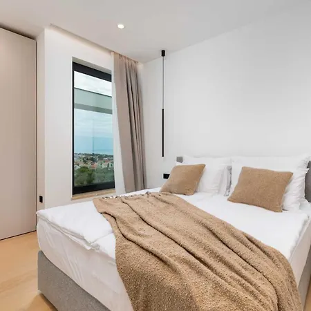 Villa Luxury 45 With Infinity Pool Punat