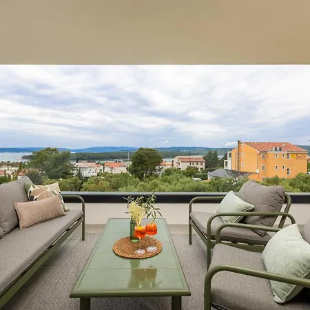 Luxury 45 With Infinity Pool Punat