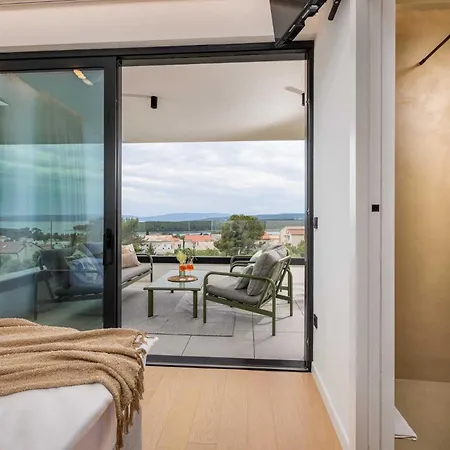 Luxury 45 With Infinity Pool Punat