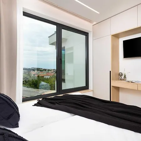 Luxury 45 With Infinity Pool * Punat