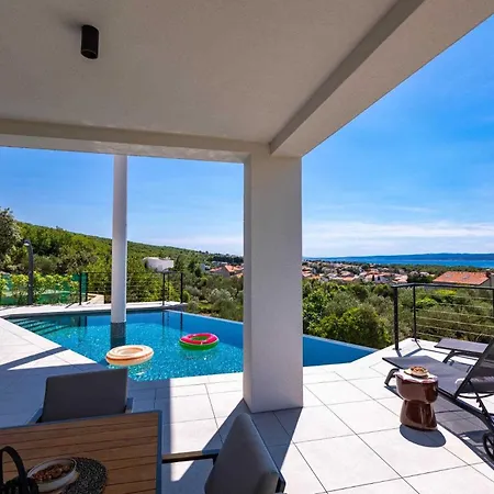 Luxury 45 With Infinity Pool Villa