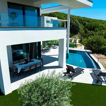 Villa Luxury 45 With Infinity Pool Punat