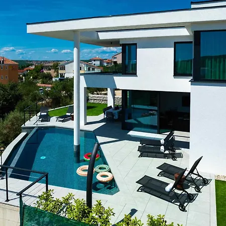 Villa Luxury 45 With Infinity Pool Punat