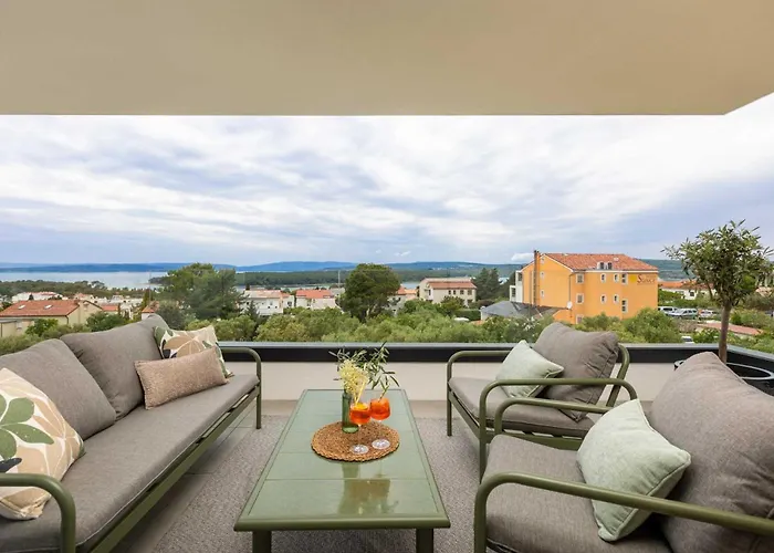 Luxury 45 With Infinity Pool Punat