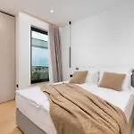 Vilă Luxury 45 With Infinity Pool Punat