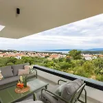 Luxury 45 With Infinity Pool Vilă Punat