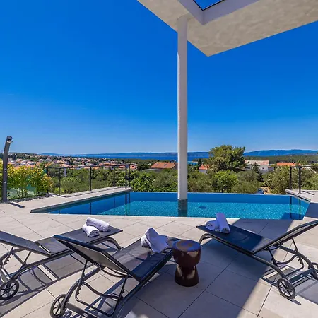 Luxury 45 With Infinity Pool *