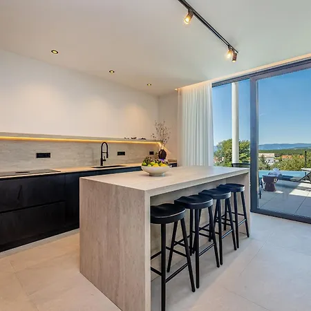 Villa Luxury 45 With Infinity Pool Punat