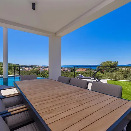 Luxury 45 With Infinity Pool Punat