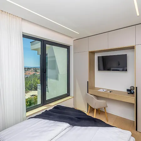 Luxury 45 With Infinity Pool Punat