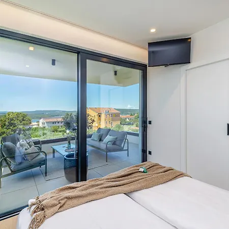 Villa Luxury 45 With Infinity Pool Punat