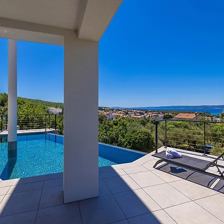 Luxury 45 With Infinity Pool Villa