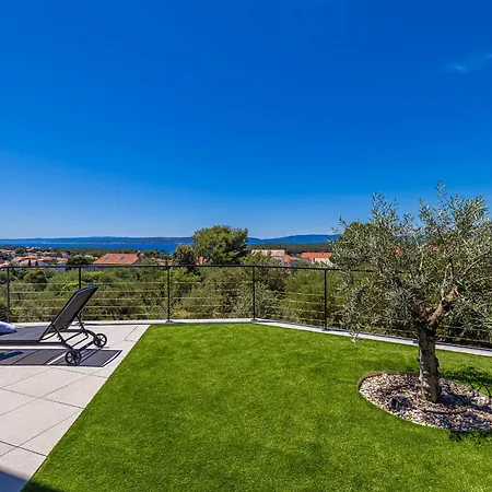 Luxury 45 With Infinity Pool Villa