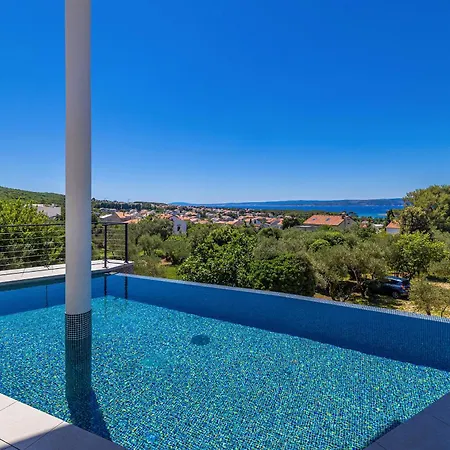 Luxury 45 With Infinity Pool Punat
