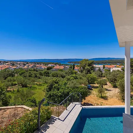 Villa Luxury 45 With Infinity Pool