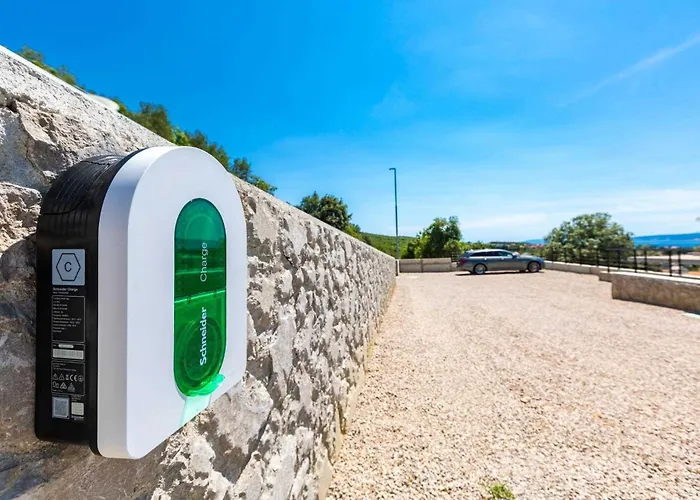 Luxury 45 With Infinity Pool