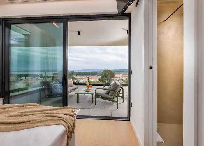 Luxury 45 With Infinity Pool Punat