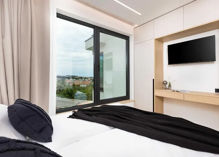 Luxury 45 With Infinity Pool * Punat