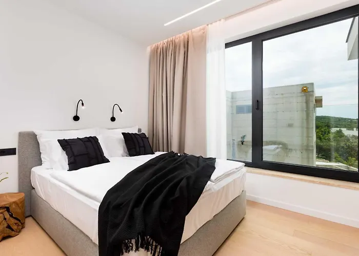 Luxury 45 With Infinity Pool *