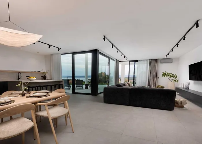 Luxury 45 With Infinity Pool *