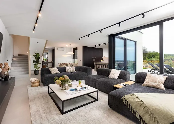 Luxury 45 With Infinity Pool Villa Punat