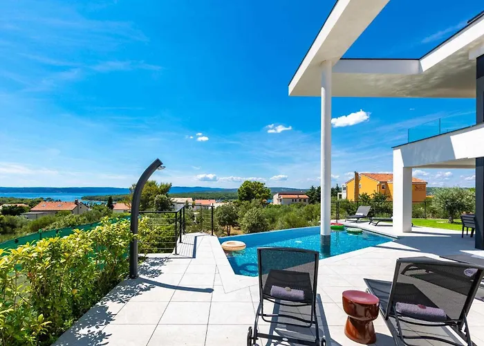 Luxury 45 With Infinity Pool Villa *