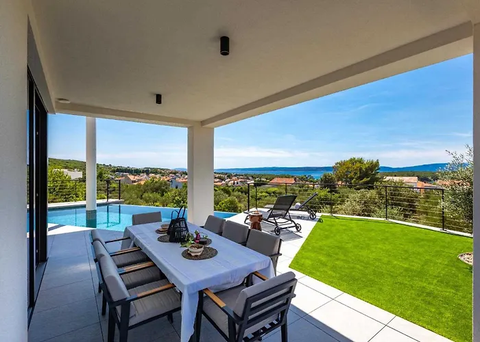 Luxury 45 With Infinity Pool Villa