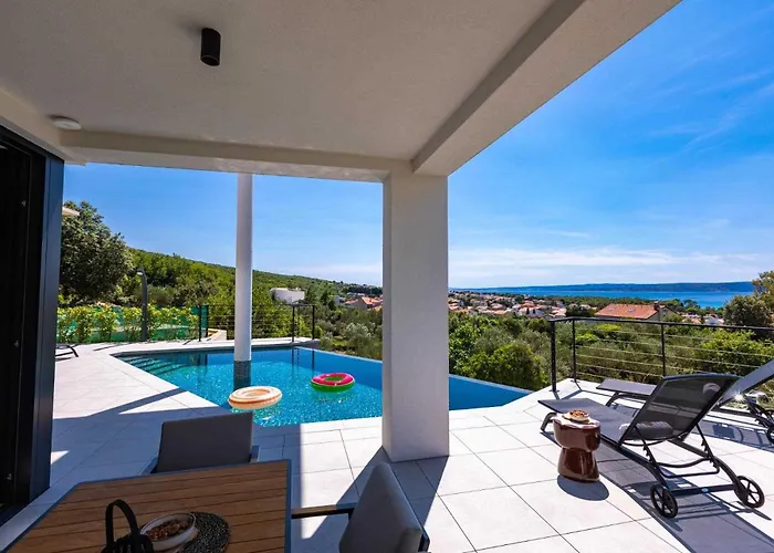 Luxury 45 With Infinity Pool Villa