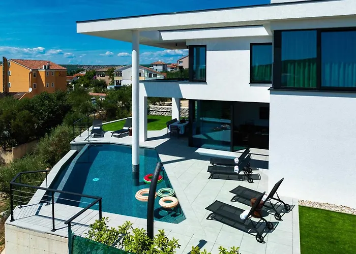 Villa Luxury 45 With Infinity Pool Punat